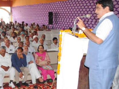 nitin gadkari statement related to land aquisition process