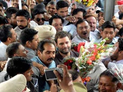 chain pulling in rahul gandhi's train in panjab