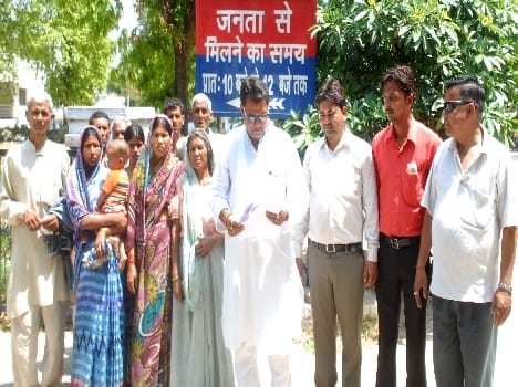 SSP met head-stricken family