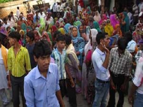 Road jam in protest of death of youth