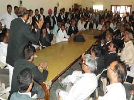 Morning of lawyers advocating Court