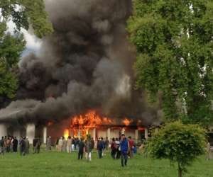Fire broke out in a Auqaff building near Dargah Hazratbal 