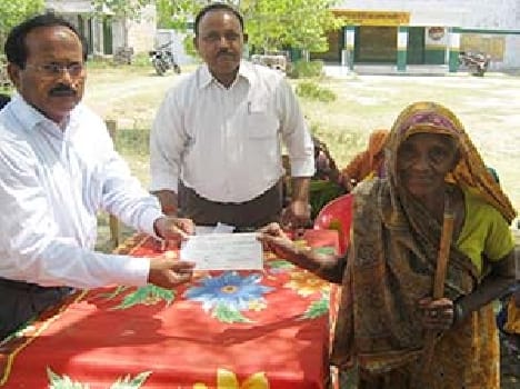 1236 farmers divided into 42.24 million compensation