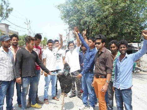 BJP Yuva Morcha legislators blew mannequin