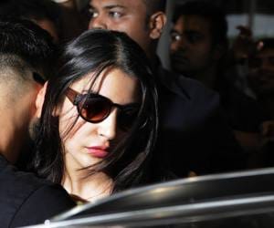 anushka sharma became unhappy