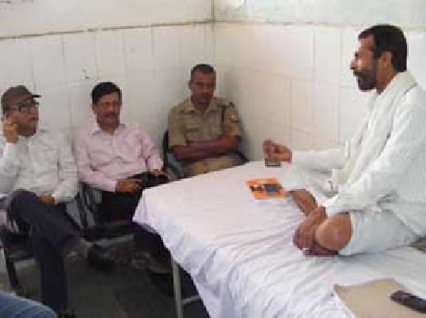 Officers arrived at the hospital to meet Chhatranetaon