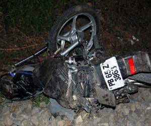 young man dead due to cross railway track