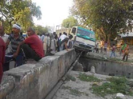 DCM collision injured three young men