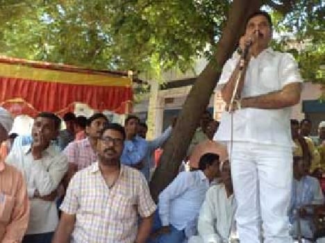 Matchless sacrifice of men : The MLC