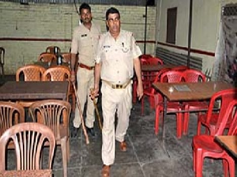 Serve alcohol in the restaurant resembled raids turmoil