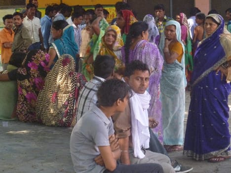 Road accidents claimed the lives of two men, including four
