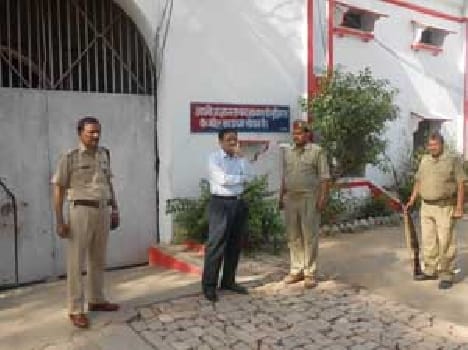 Organically responsible for the prison superintendent