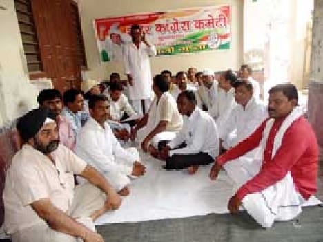 The Congressmen gave tribute