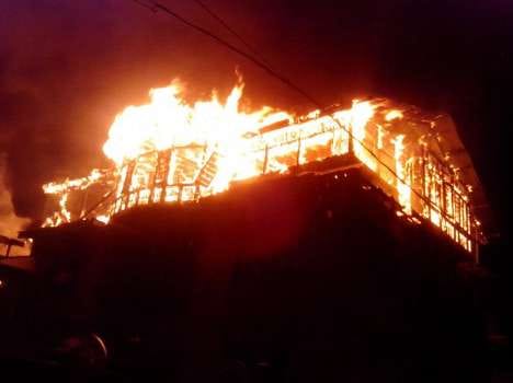 fire engulfs many houses in old town Baramulla