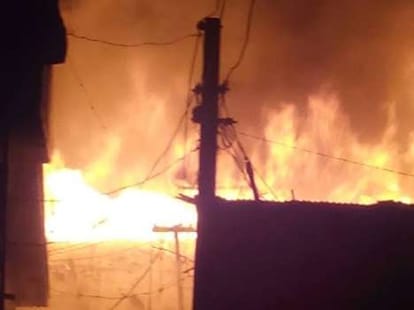 fire engulfs many houses in old town Baramulla