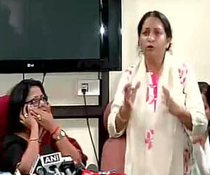 Jhuhi khan take this step due to kumar case.