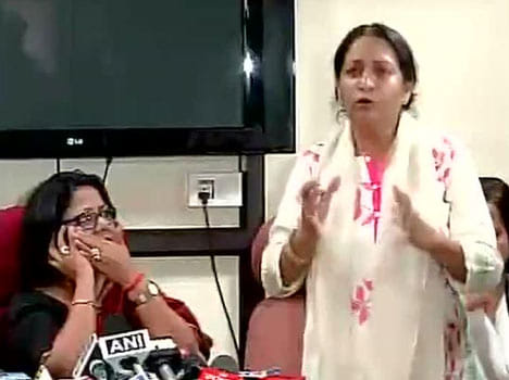 Delhi govt notice to Barkha Shukla, 3 days for reply.