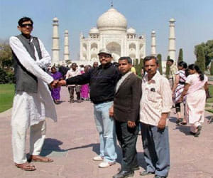 tallest man in india earns from freak show