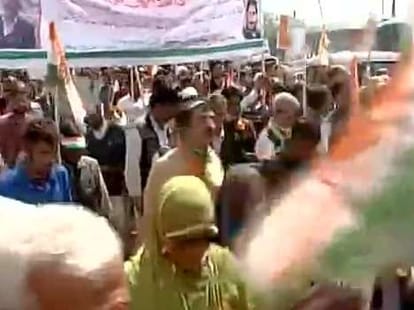 stones pelt at congress rally in srinagar