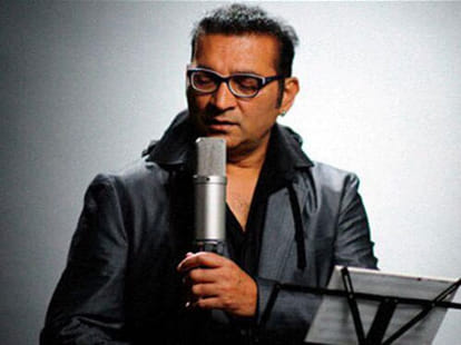 Rishi kapoor targets singer Abhijeet on his tweet.
