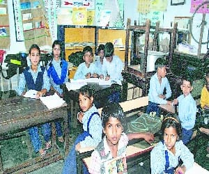 student shortage in uttarakhand government school.