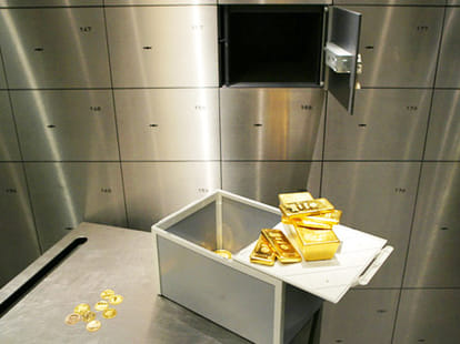 reason behind falling price of gold