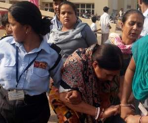 chain snatching captured in cctv