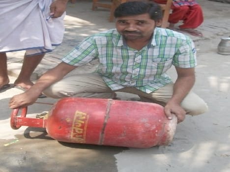 Gas cylinder out of the water