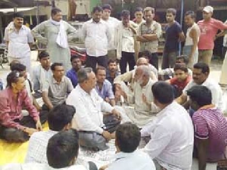 elictricity supply disturbed, the villagers on dharna