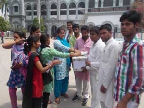 Begging for earthquake victims