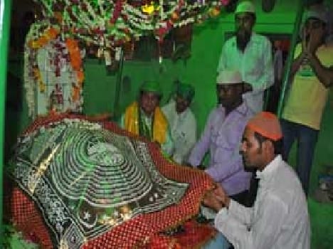 The old annual Urs of Baba descended Jairin