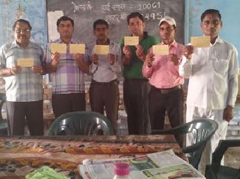 Teachers CM Send a postcard to