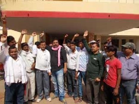 SP activists demonstrating for water