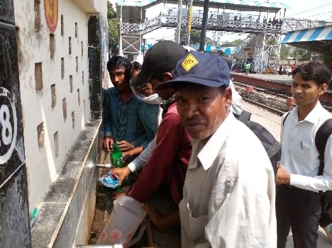 Brother of the railway station in the afternoon water booth drought