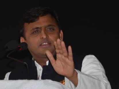akhilesh speaks in check distribution program 