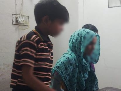 woman attempt for suicide with 2 child