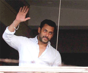 salman khan back to work in sonamarg