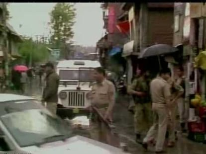 15 injured in shopian grenade attack, police party was on target