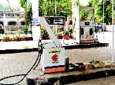 Two hours was not found Gasoline, people are upset