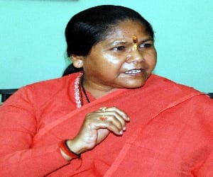 sadhvi niranjan jyoti criticizes aamir khan