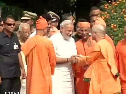 PM Modi visits Belur Math in second day of his bengal vistit