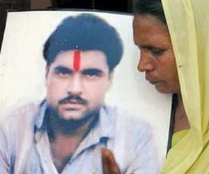 truth will appear in the movie on sarabjeet : dalbir