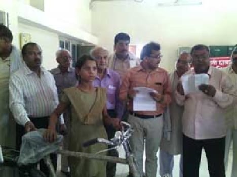 25 meritorious students received bikes