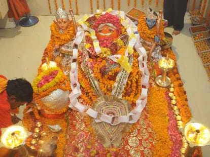 miracalous temple of lord hanuman in lucknow