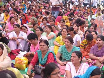 legal enquiry warning to haryana government by computer teachers