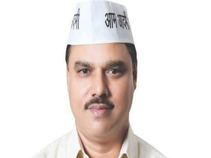 controversy of aap minister jitendra singh tomar
