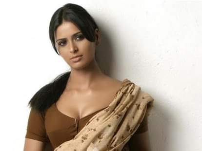 Meenakshi Dixit bollywood deubt