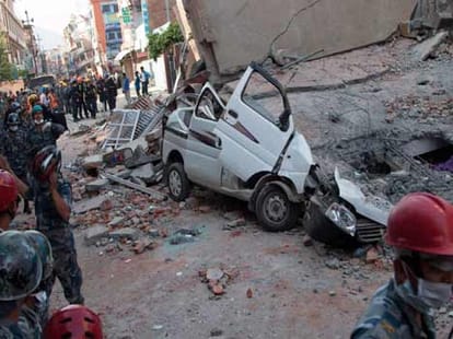 LIVE: Earthquake in Nepal and Afganistan; Tremors in North India