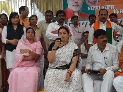 smriti irani aggressive on rahul gandhi in amethi