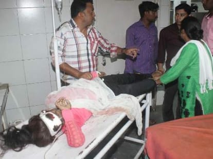 A girl get down from fifth floor of a building.